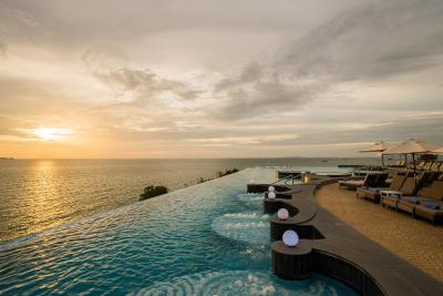 رویال کلیف بیچ تراس