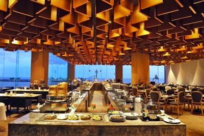 رویال کلیف بیچ تراس