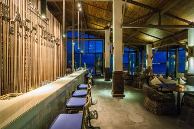 رویال کلیف بیچ تراس