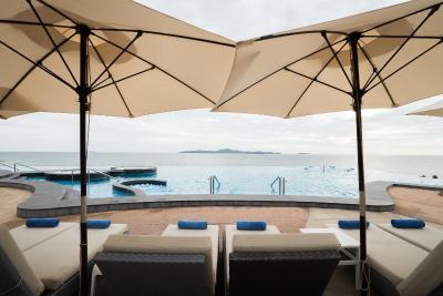 رویال کلیف بیچ تراس