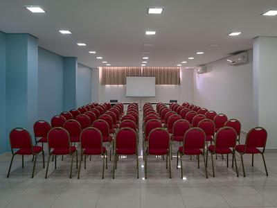 ایبیز استیلز ریبیرو پرتو ماورلیو بیاجی هتل