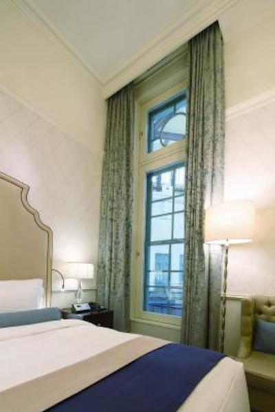 د تکیو استیشن