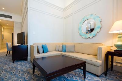 د تکیو استیشن