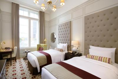 د تکیو استیشن