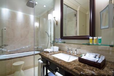 د تکیو استیشن