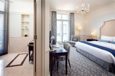 د تکیو استیشن