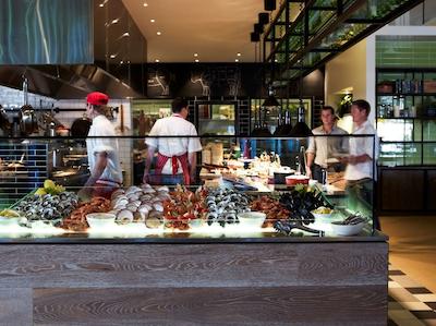 اُاکز ریزرت پرت دوگلاز