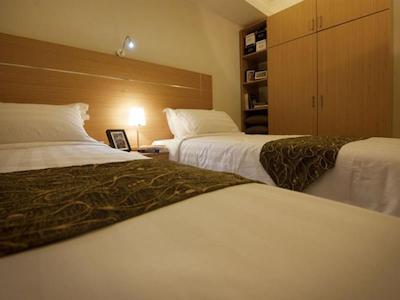 اُن-استپ رسیدنس هتل اند اُفیس