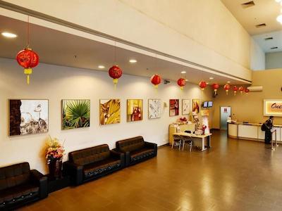 اُن-استپ رسیدنس هتل اند اُفیس