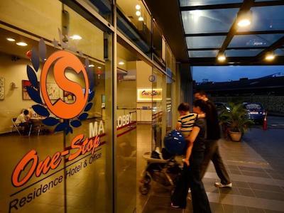 اُن-استپ رسیدنس هتل اند اُفیس