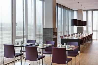 اینترسیتیهتل دارمستادت