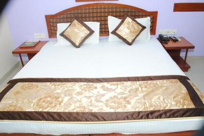 هتل توریست دلوکس