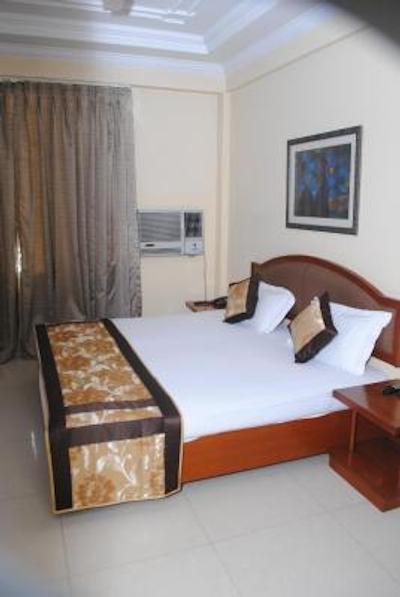 هتل توریست دلوکس