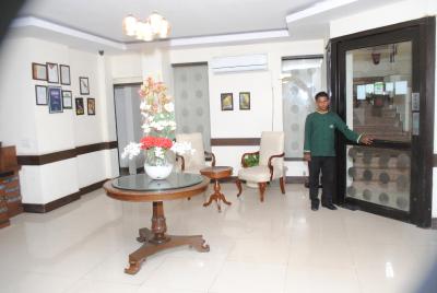 هتل توریست دلوکس