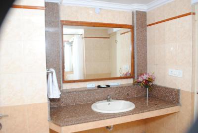 هتل توریست دلوکس