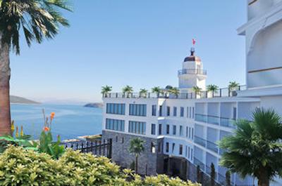 د قاسر بدروم فامیلی ریزرت اند اسپا