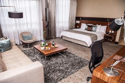 دوبلتری بای هیلتون هتل بگوت-پارک 93