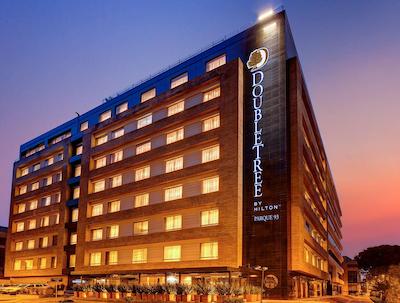 دوبلتری بای هیلتون هتل بگوت-پارک 93