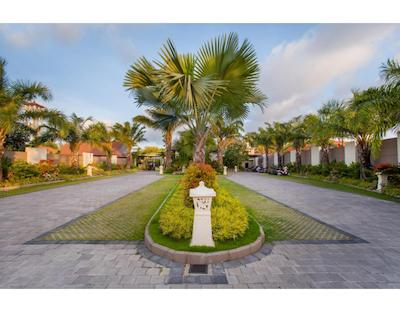 لومبینی لوکسوری ویلاز اند اسپا