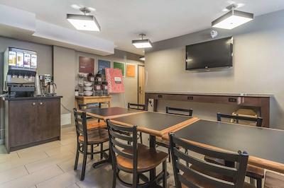 کمفرت این ترنتو سیتی سنتر