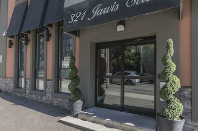 کمفرت این ترنتو سیتی سنتر