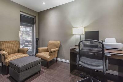 کمفرت این ترنتو سیتی سنتر