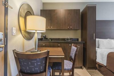 کمفرت این ترنتو سیتی سنتر