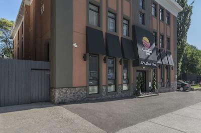 کمفرت این ترنتو سیتی سنتر