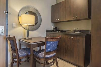 کمفرت این ترنتو سیتی سنتر