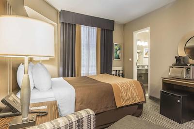 کمفرت این ترنتو سیتی سنتر