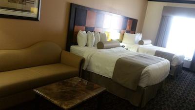 بست وسترن پلاس آیرپرت این اند سویتز