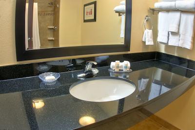 بست وسترن پلاس آیرپرت این اند سویتز