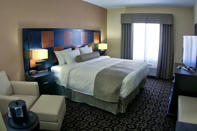 بست وسترن پلاس آیرپرت این اند سویتز