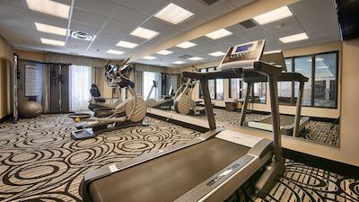 بست وسترن پلاس آیرپرت این اند سویتز