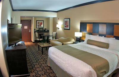 بست وسترن پلاس آیرپرت این اند سویتز