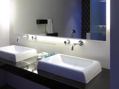 بانکوک اینتر پلیس