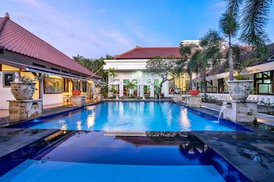 اینا بالی هریتاج هتل