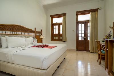 اینا بالی هریتاج هتل