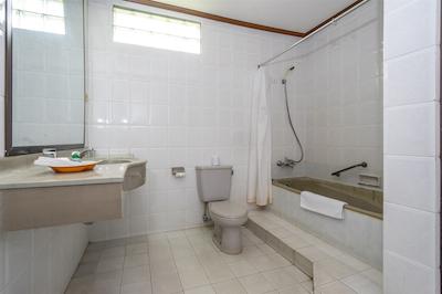 اینا بالی هریتاج هتل