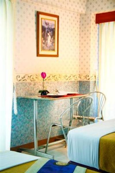 تارا لیک هتل