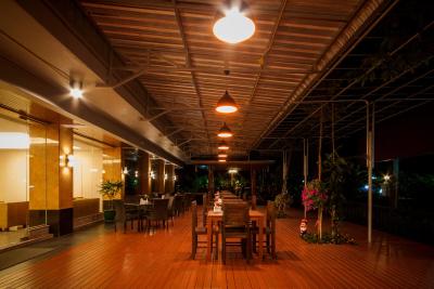 تارا لیک هتل