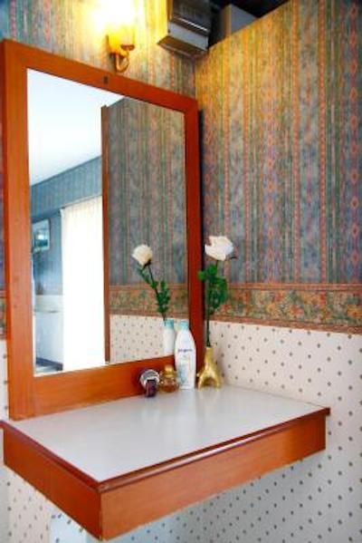 تارا لیک هتل