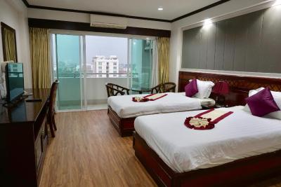 میلفت ساتورن هتل