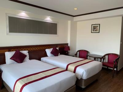 میلفت ساتورن هتل