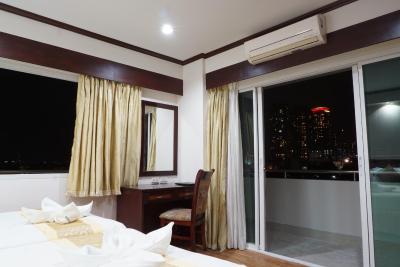 میلفت ساتورن هتل