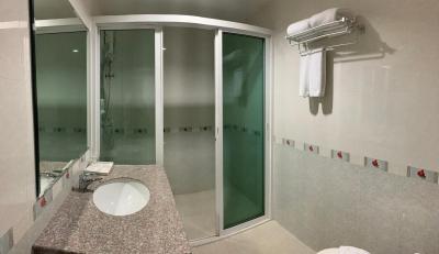 میلفت ساتورن هتل