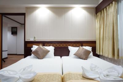 میلفت ساتورن هتل