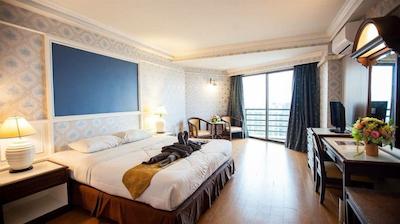 فرست پاسیفیک هتل اند کانونشن