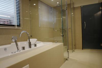 اس33 کامپکت سوخومویت هتل