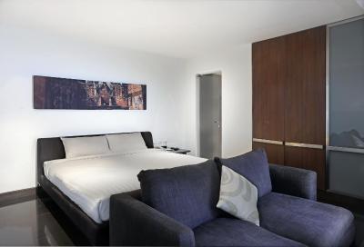 اس33 کامپکت سوخومویت هتل